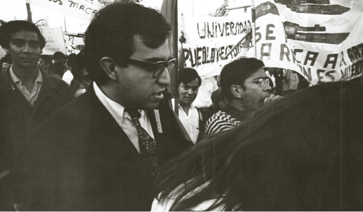 C.M. en una marcha a favor del movimiento estudiantil, 1968 / Fotógrafo por identificar